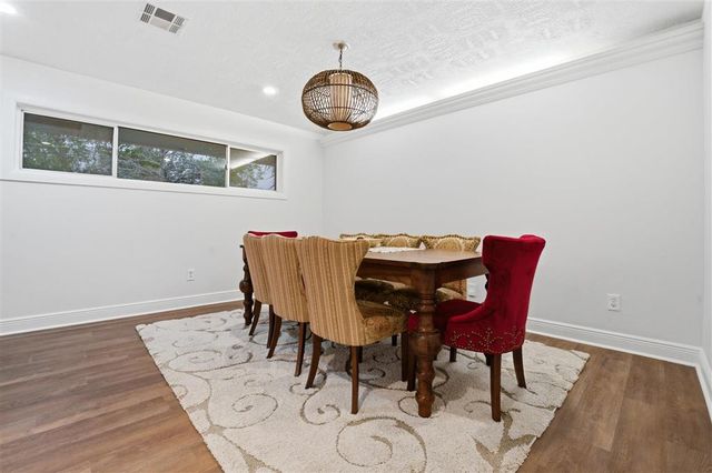 2200 Barbe Court, Lake Charles, LA 70601