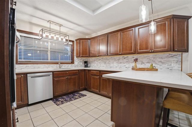 2200 Barbe Court, Lake Charles, LA 70601