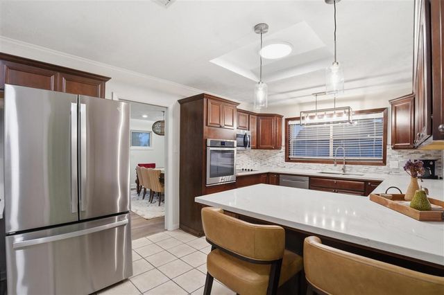 2200 Barbe Court, Lake Charles, LA 70601