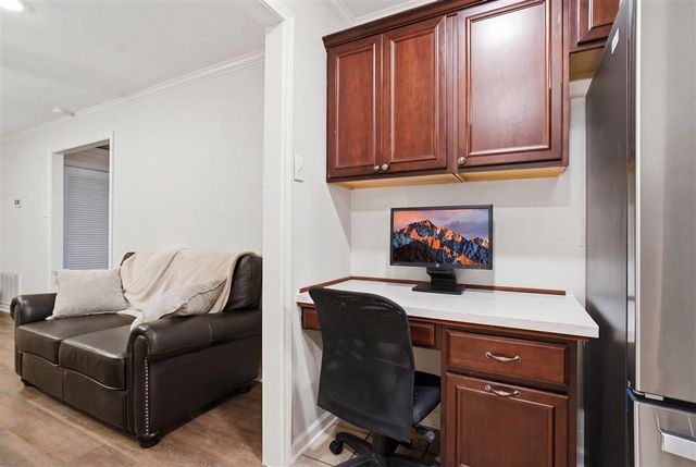 2200 Barbe Court, Lake Charles, LA 70601