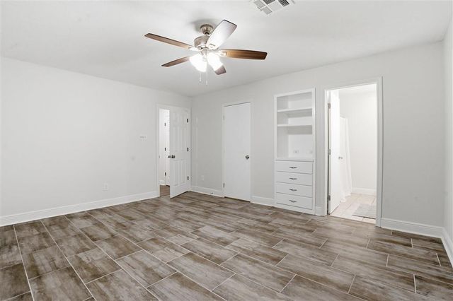 2200 Barbe Court, Lake Charles, LA 70601