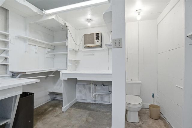 2200 Barbe Court, Lake Charles, LA 70601