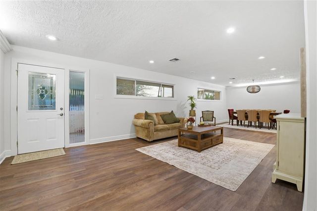 2200 Barbe Court, Lake Charles, LA 70601