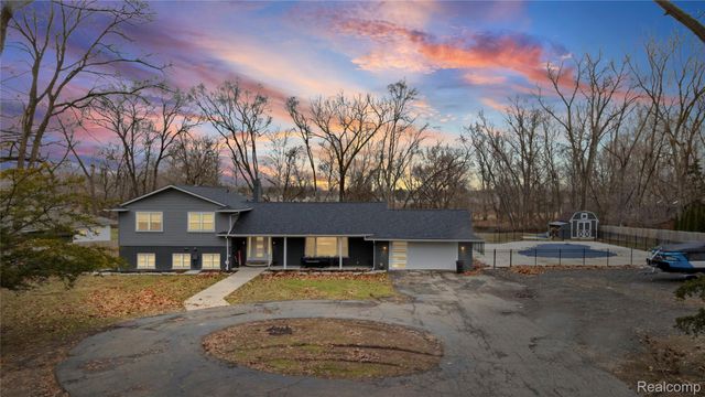 15879 Millar Road, Clinton Charter Township, MI 48036