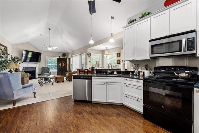 915 Magnolia Way, Hampton, GA 30228