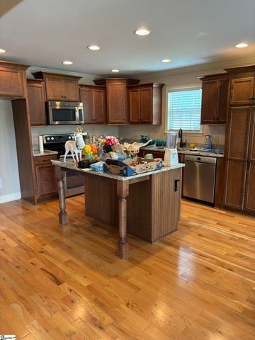 130 Poplar Ridge Drive, Gaffney, SC 29341