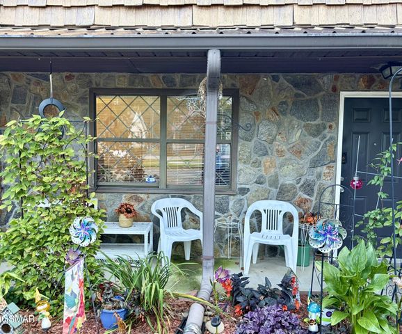 625 S Asbury Drive, Pigeon Forge, TN 37863