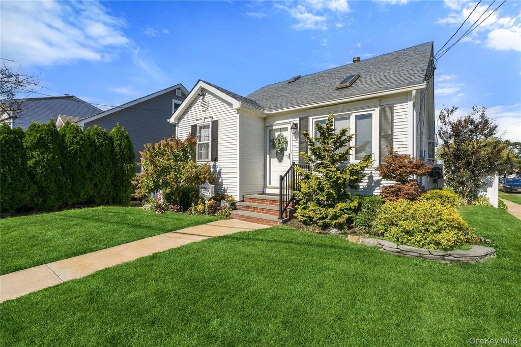 2365 Swenson Place, Bellmore, NY 11710 — photo 2