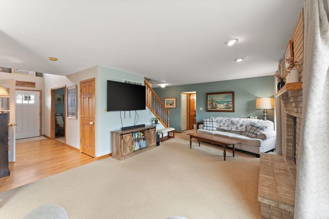 901 Bernie Court, Chesterton, IN 46304