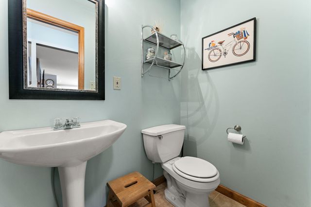 901 Bernie Court, Chesterton, IN 46304