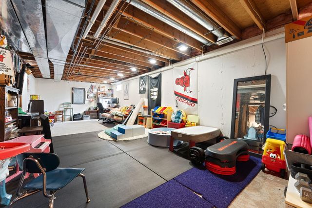 901 Bernie Court, Chesterton, IN 46304