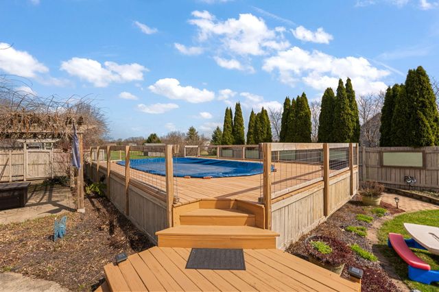 901 Bernie Court, Chesterton, IN 46304