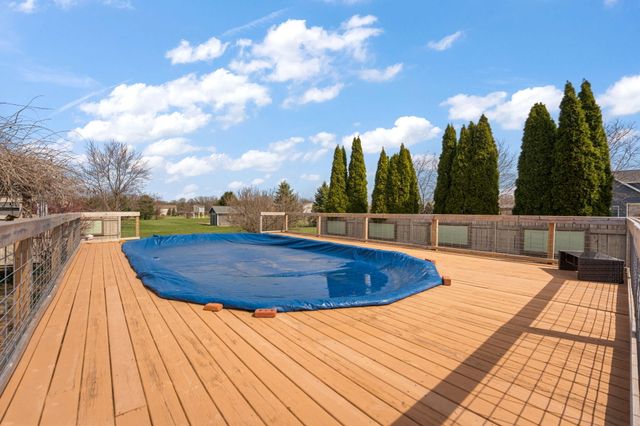 901 Bernie Court, Chesterton, IN 46304