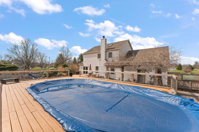 901 Bernie Court, Chesterton, IN 46304