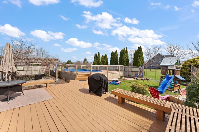 901 Bernie Court, Chesterton, IN 46304