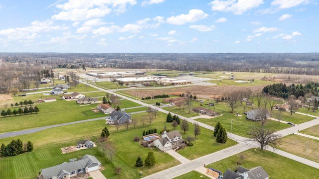 901 Bernie Court, Chesterton, IN 46304