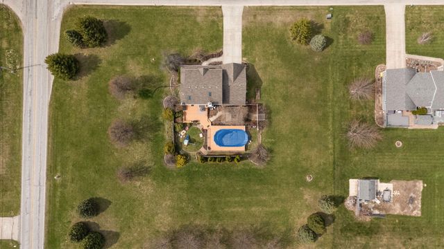 901 Bernie Court, Chesterton, IN 46304