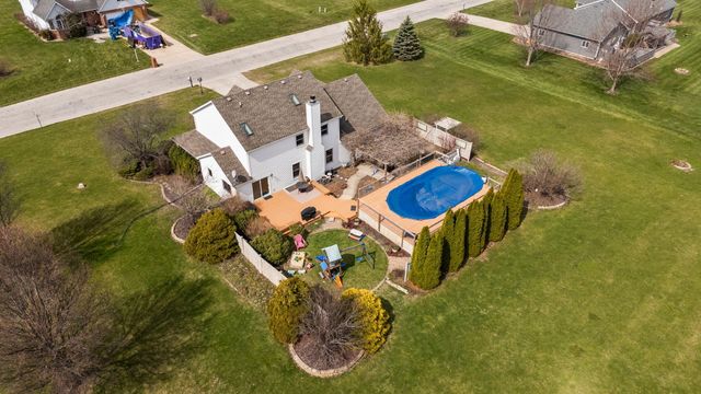 901 Bernie Court, Chesterton, IN 46304