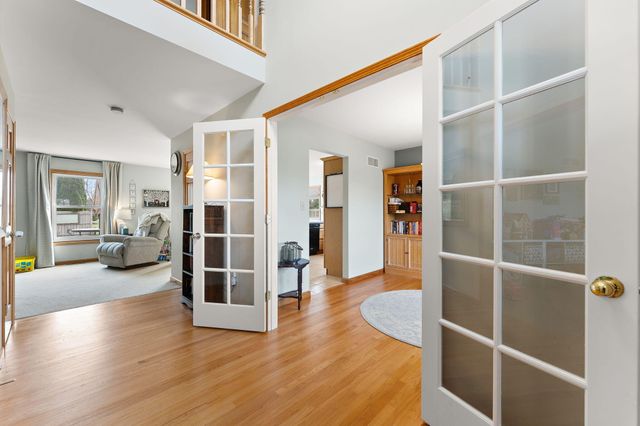 901 Bernie Court, Chesterton, IN 46304