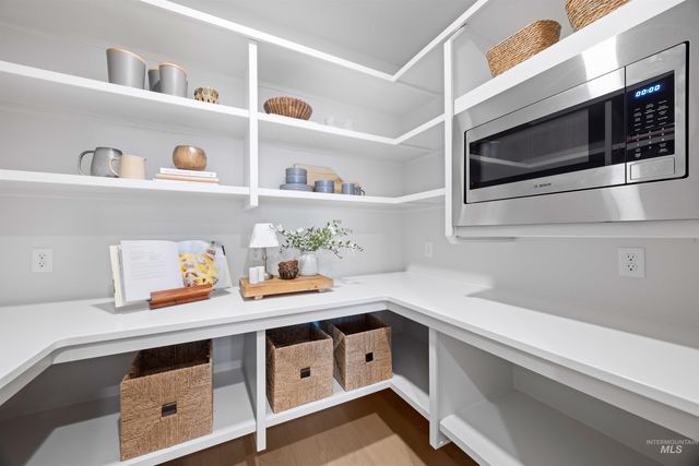 7205 N Firhill Pl, Eagle, ID 83616