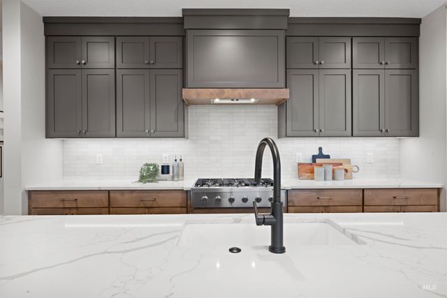 7205 N Firhill Pl, Eagle, ID 83616