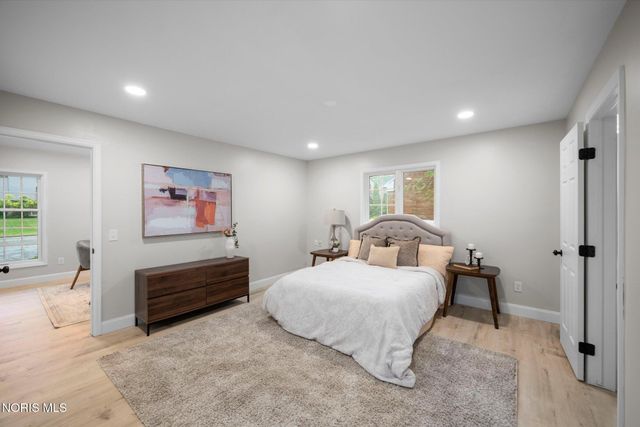 3986 W Bancroft Street, Ottawa Hills, OH 43606