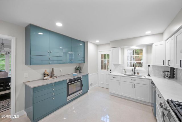 3986 W Bancroft Street, Ottawa Hills, OH 43606