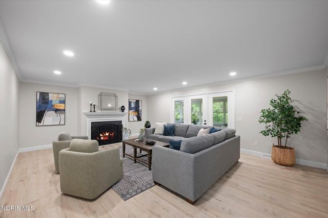 3986 W Bancroft Street, Ottawa Hills, OH 43606
