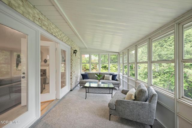 3986 W Bancroft Street, Ottawa Hills, OH 43606