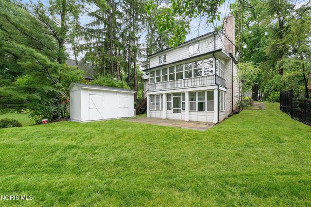 3986 W Bancroft Street, Ottawa Hills, OH 43606