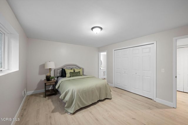 3986 W Bancroft Street, Ottawa Hills, OH 43606