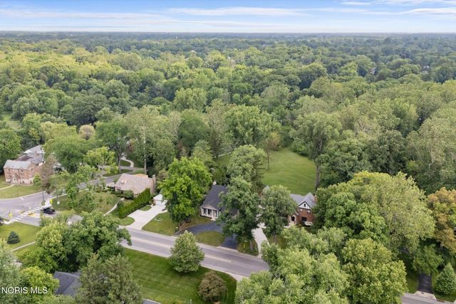 3986 W Bancroft Street, Ottawa Hills, OH 43606