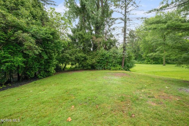 3986 W Bancroft Street, Ottawa Hills, OH 43606
