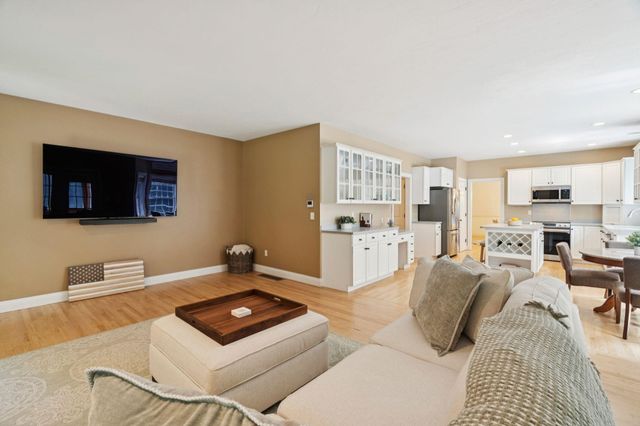 14 Whittier Drive, Bow, NH 03304