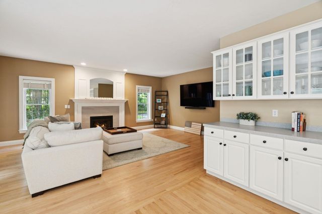 14 Whittier Drive, Bow, NH 03304