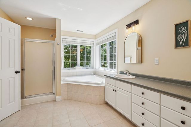 14 Whittier Drive, Bow, NH 03304