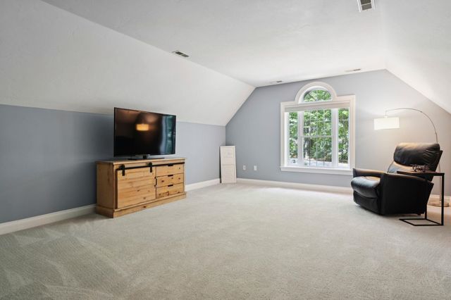 14 Whittier Drive, Bow, NH 03304