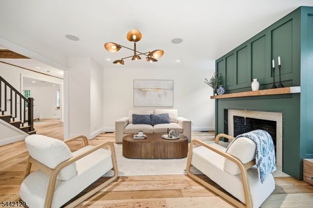 54 E Main St, Mendham Boro, NJ 07945