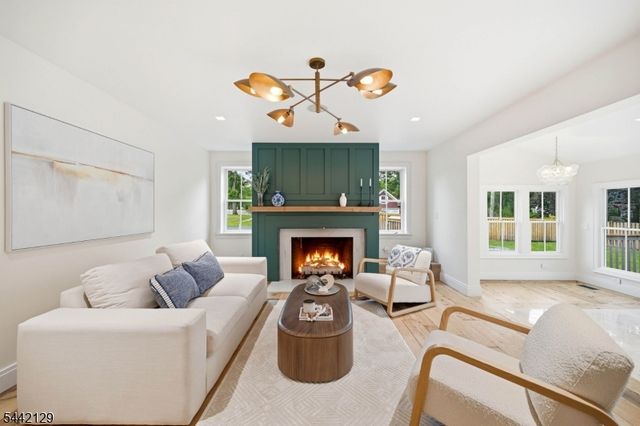 54 E Main St, Mendham Boro, NJ 07945