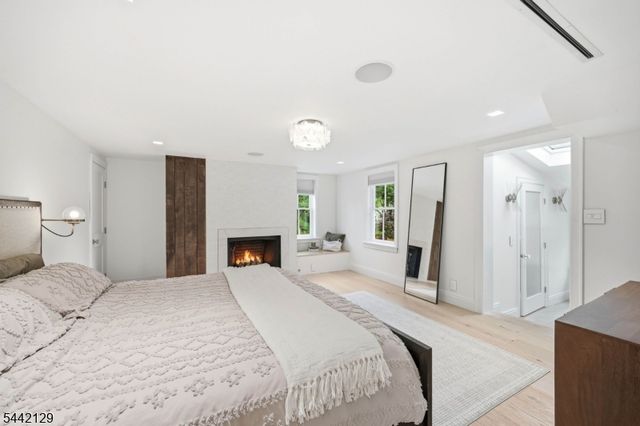 54 E Main St, Mendham Boro, NJ 07945