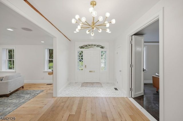 54 E Main St, Mendham Boro, NJ 07945