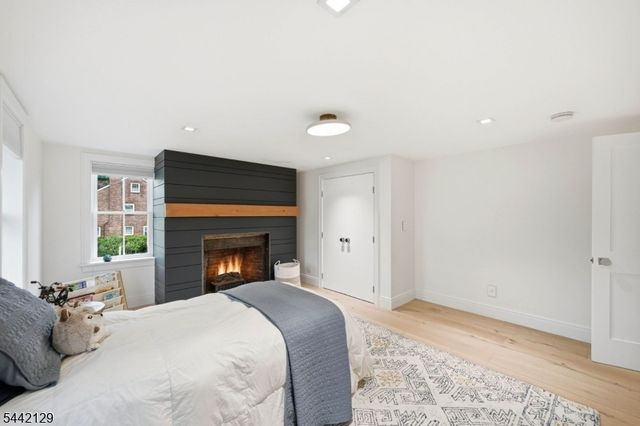 54 E Main St, Mendham Boro, NJ 07945