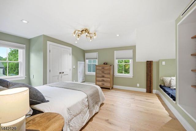 54 E Main St, Mendham Boro, NJ 07945