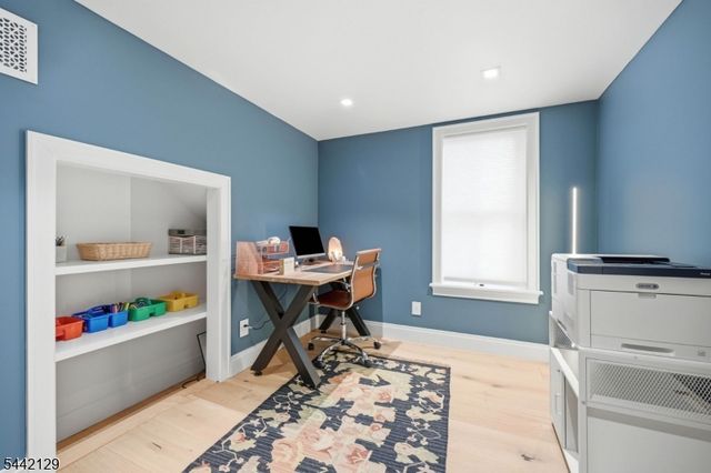 54 E Main St, Mendham Boro, NJ 07945