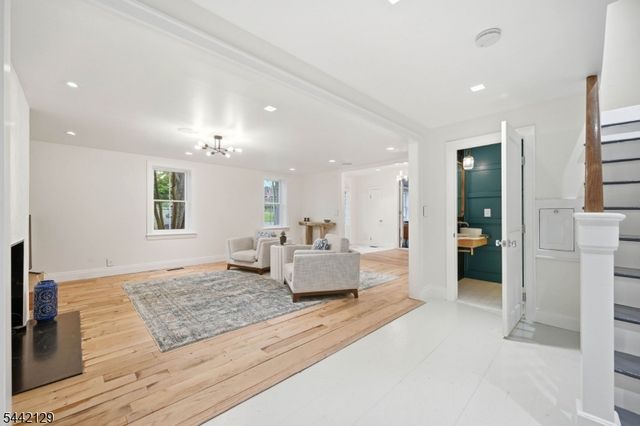 54 E Main St, Mendham Boro, NJ 07945