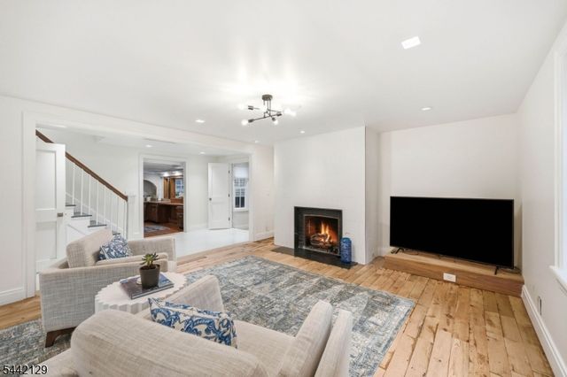 54 E Main St, Mendham Boro, NJ 07945