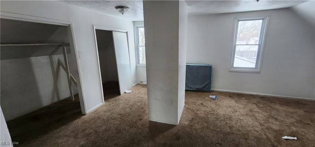 6639 Ovington, Cleveland, OH 44127