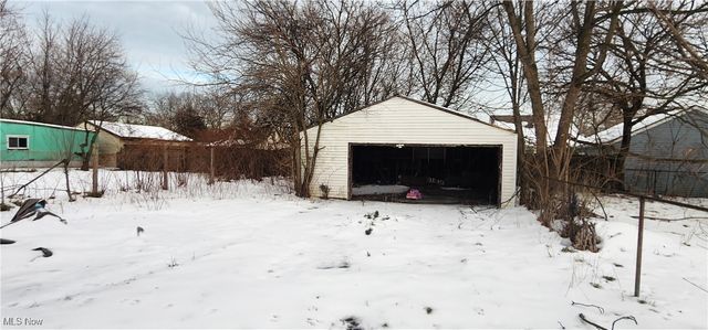 6639 Ovington, Cleveland, OH 44127