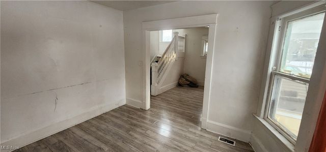 6639 Ovington, Cleveland, OH 44127