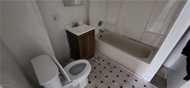 6639 Ovington, Cleveland, OH 44127